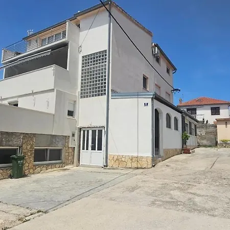 Apartment House Vruje *